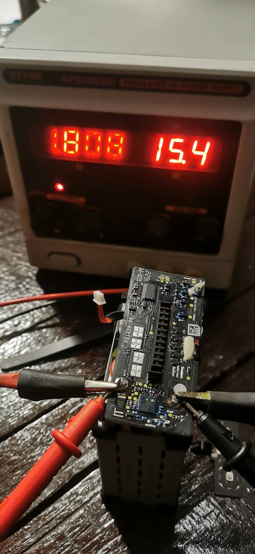 Phantom 4 battery not sales charging